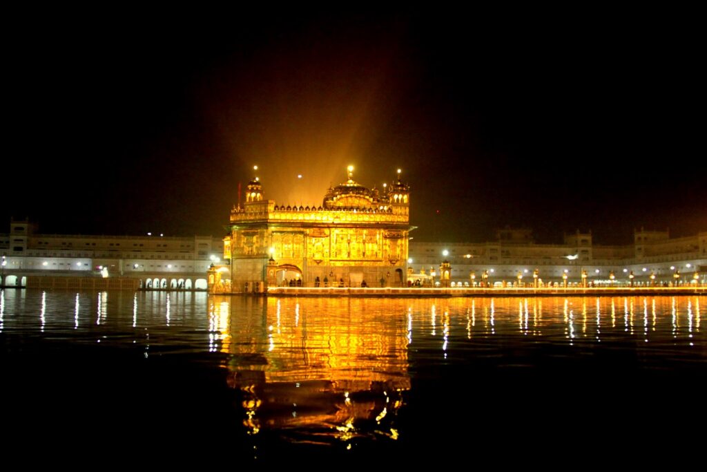 Best Places In India For Tourist and Photography Lovers and Very Beautyfull Place For Peace Of Mind In Amritsar "Golden Temple"
