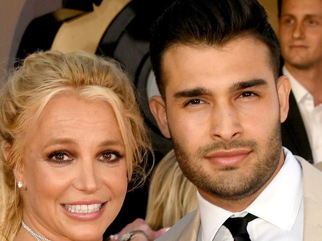 “Shocking Twist: Britney Spears’ Husband Requests Financial Support, Claims Divorce Happened Weeks Ago”